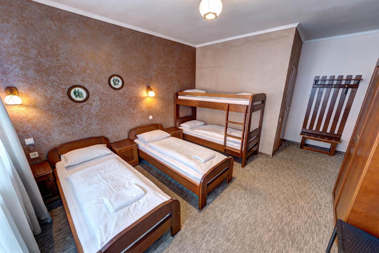 Hotel Gutsulia 布克维 外观 照片